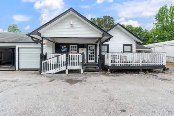 Listing photo 1