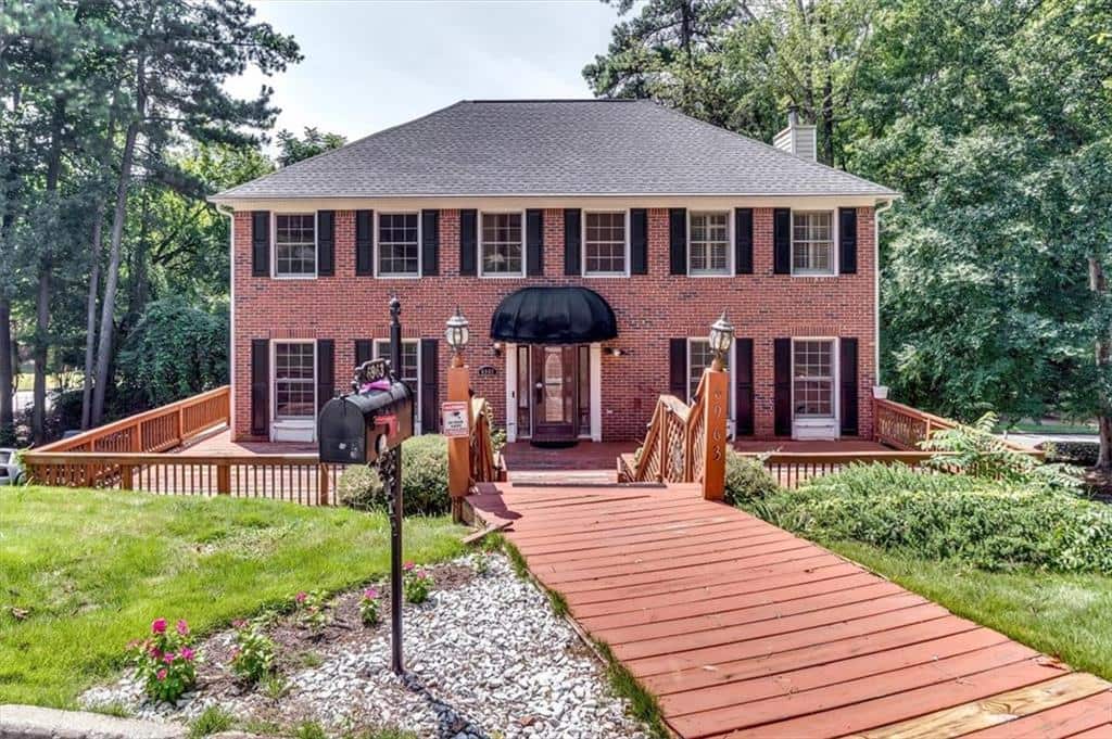 Listing photo 1