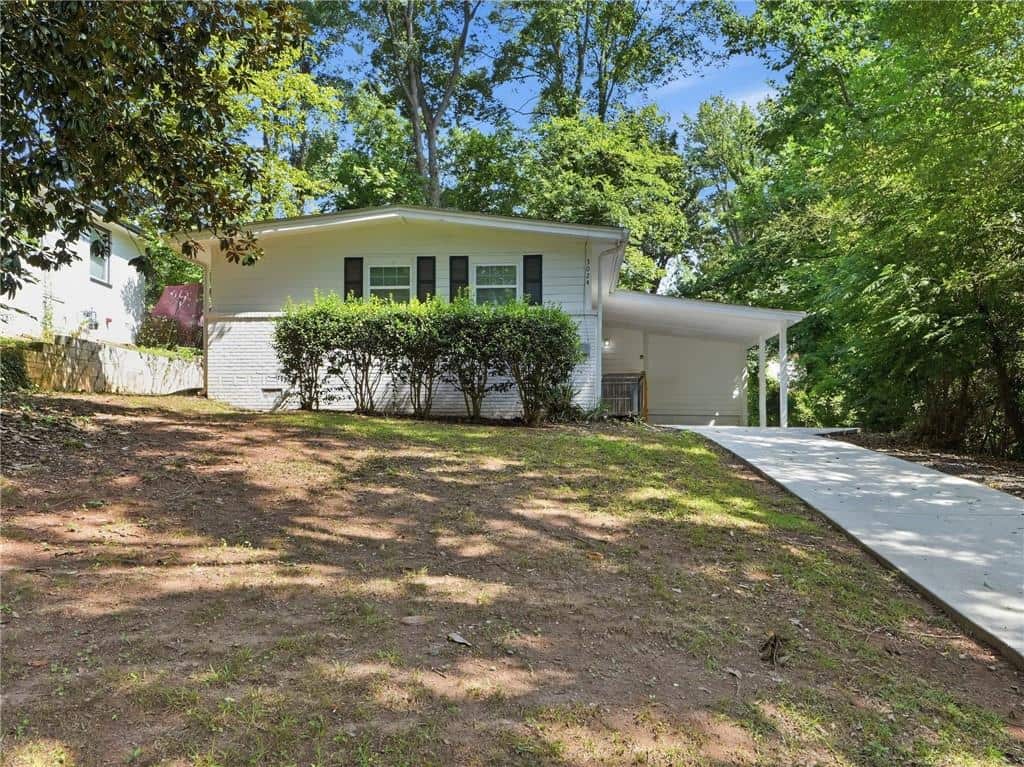 Listing photo 1