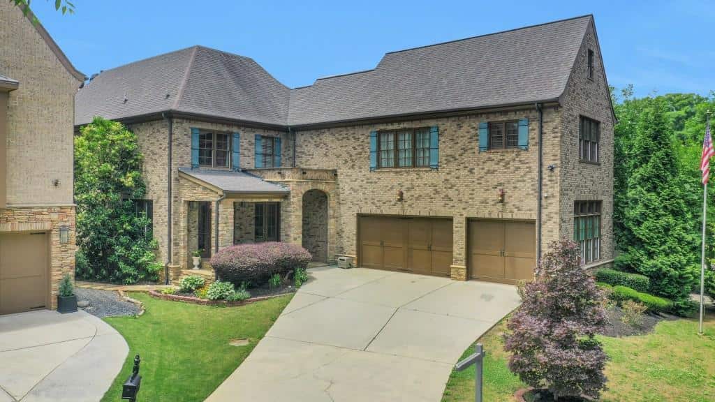 Listing photo 1
