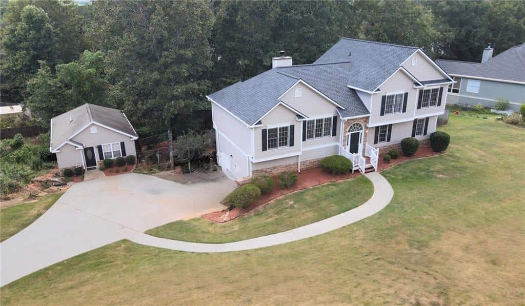 Listing photo 1