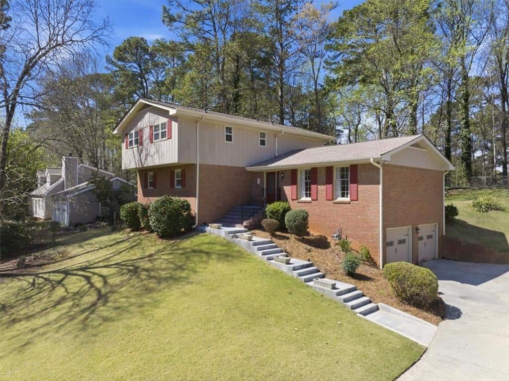Listing photo 1
