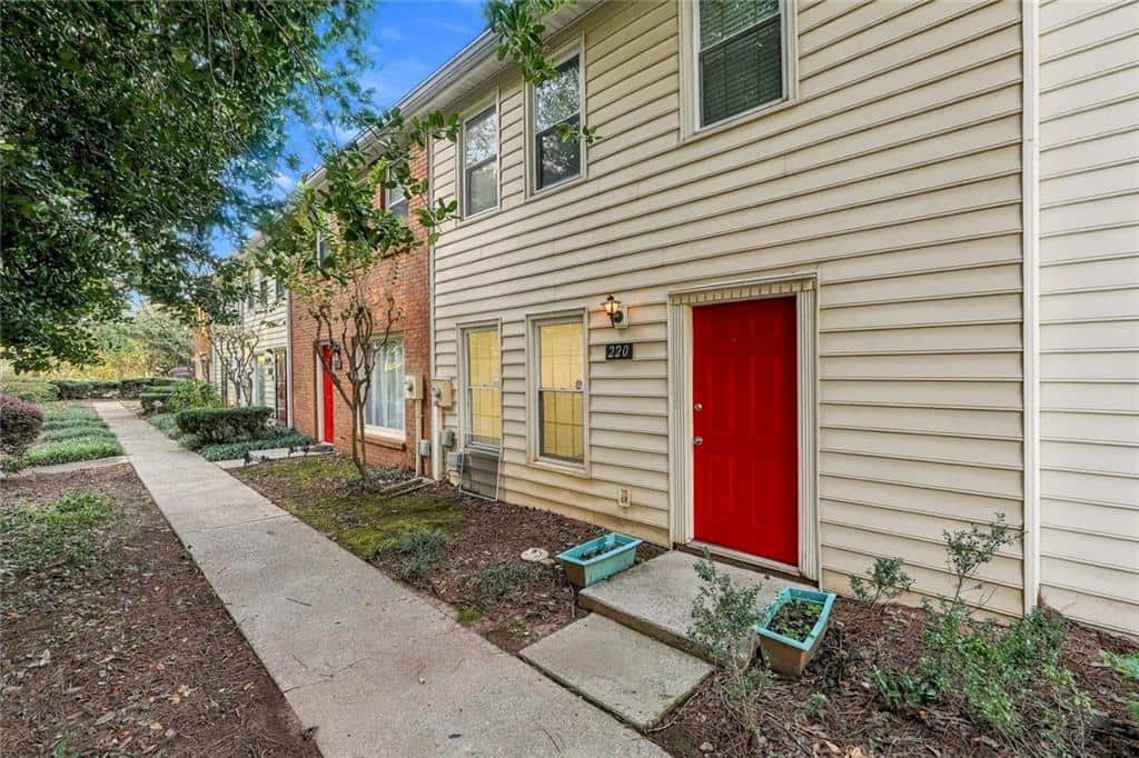 Listing photo 1