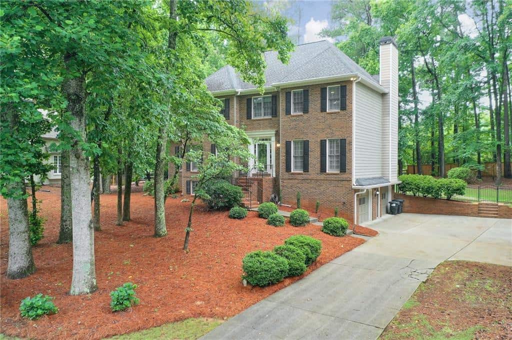 Listing photo 1