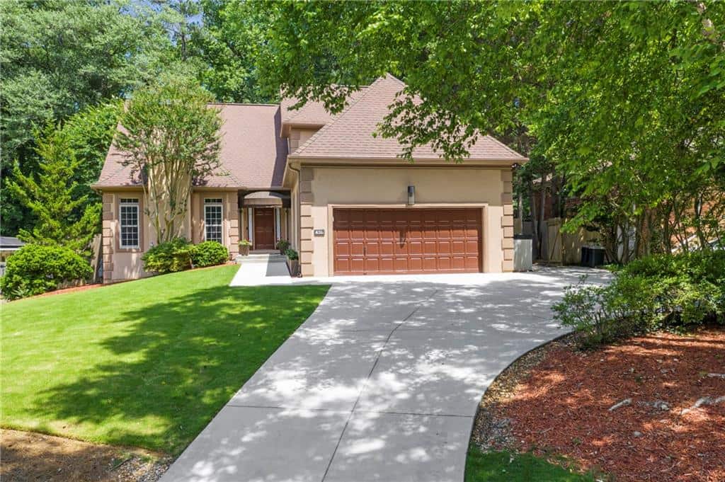 Listing photo 1