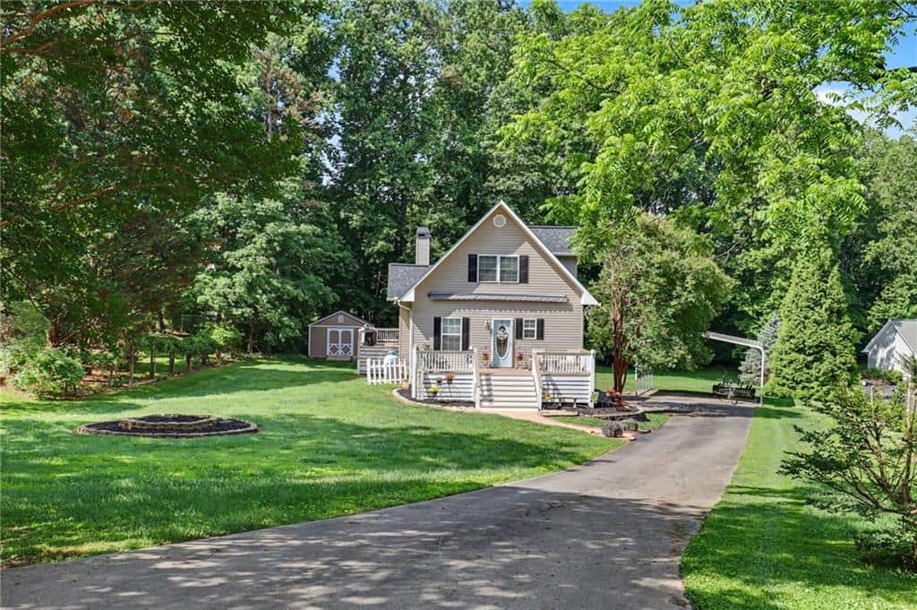 Listing photo 1