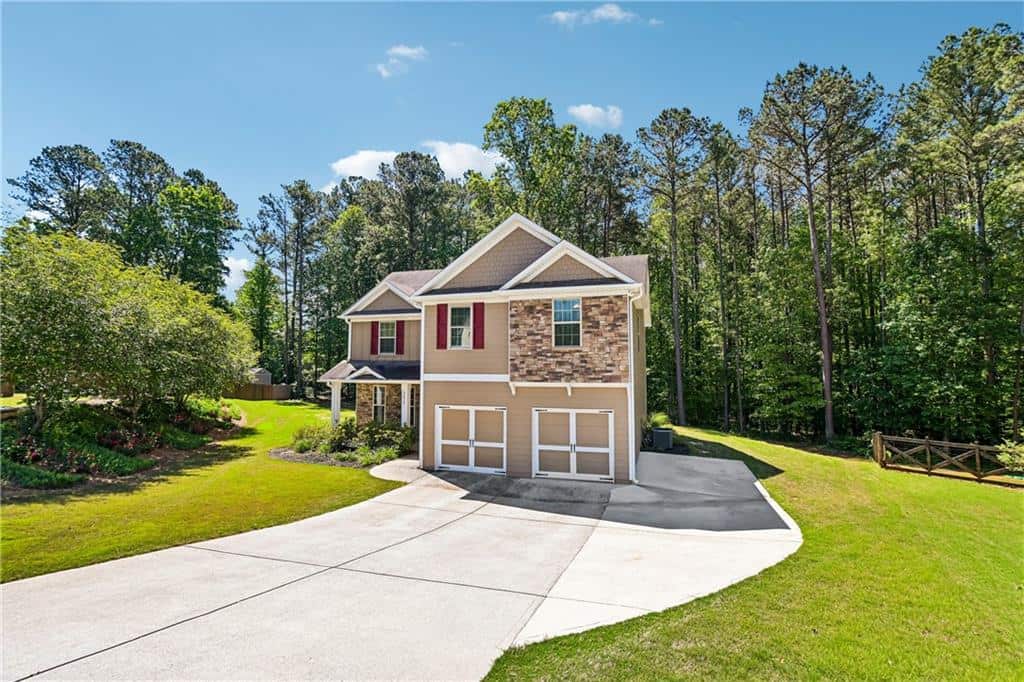 Listing photo 1
