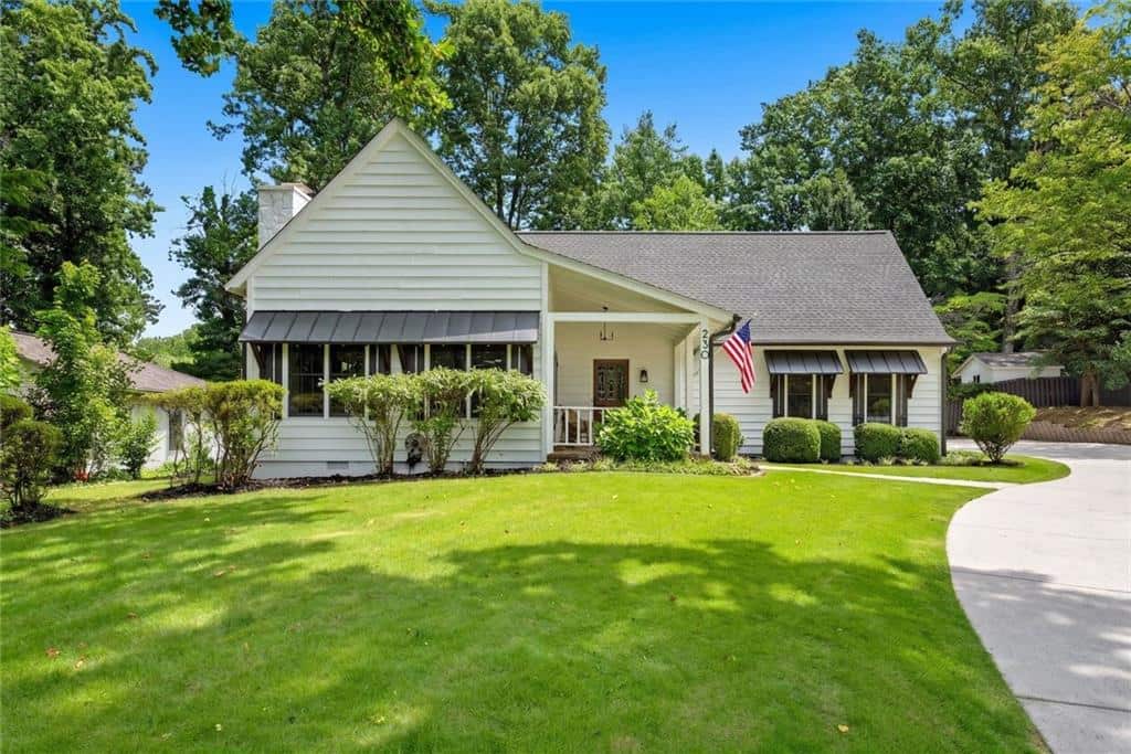 Listing photo 1