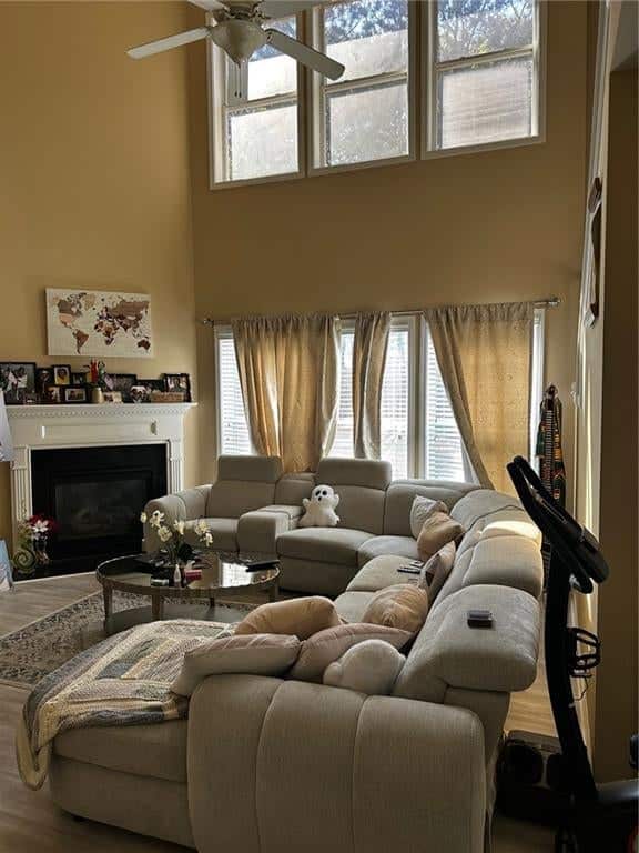 Listing photo 1